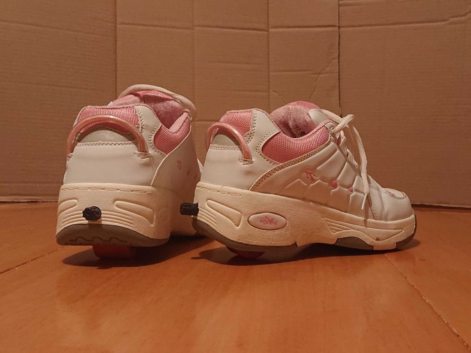 кросівки на колесиках Y2K