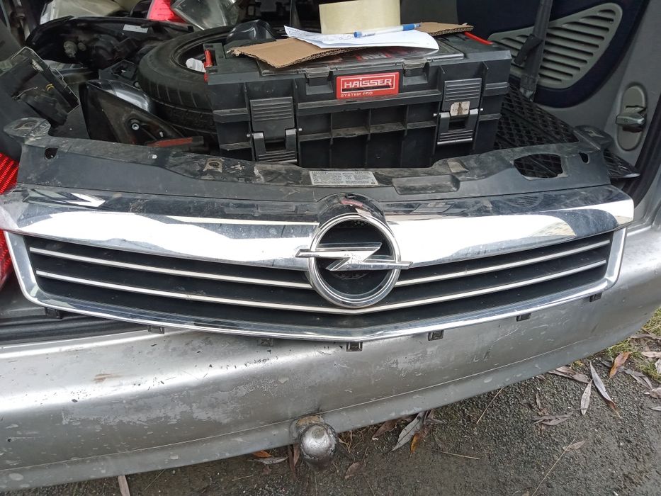 Решітка радіатора Opel Astra H ресталінг решетка радиатора Опель Астра