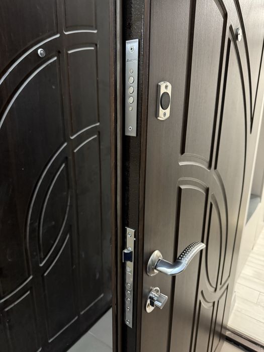 Двері вхідні б/у