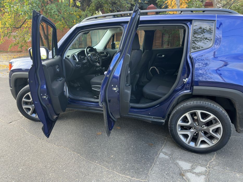 Продаю Jeep renegade latitude