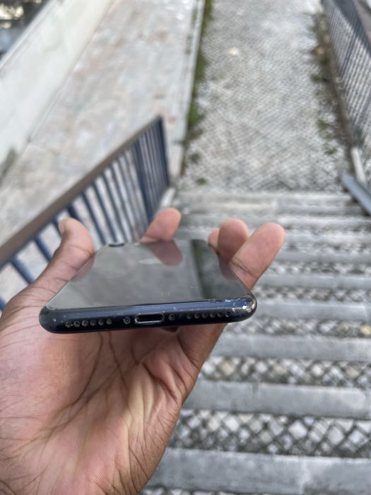 iPhone SE 2020 com IOS 26