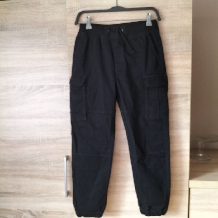 Chłopięce spodnie dresowe z materiału roz 152 H&M