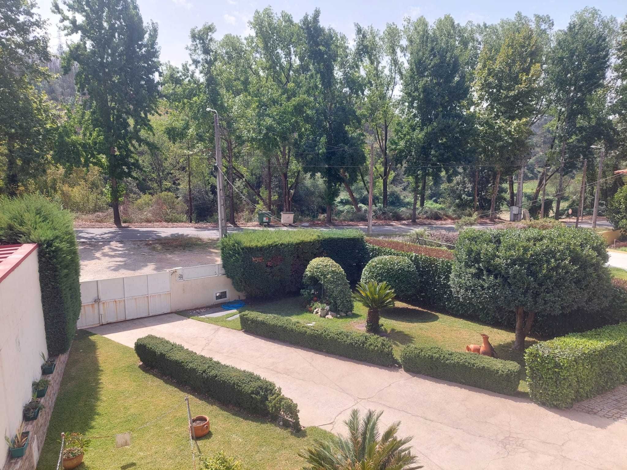 A sua casa de sonho, entre o campo e a cidade!