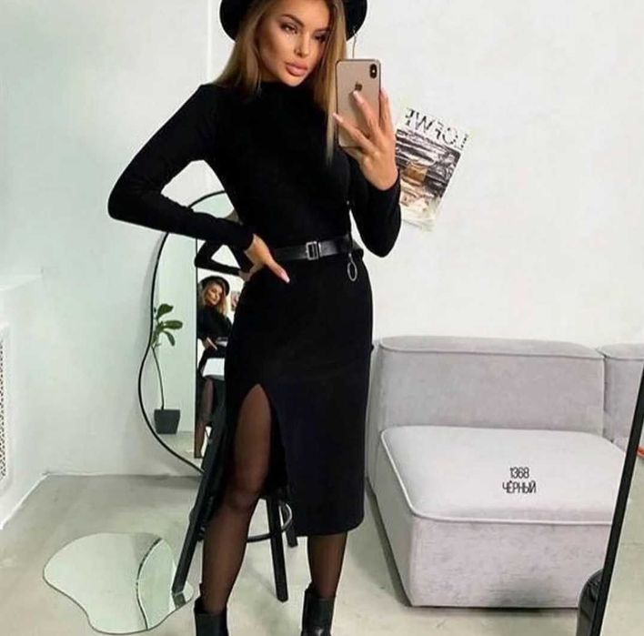 Шикарне плаття з розрізом