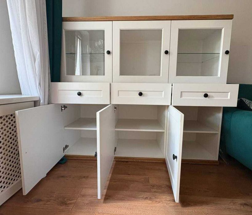 Biały kredens w idealnym stanie