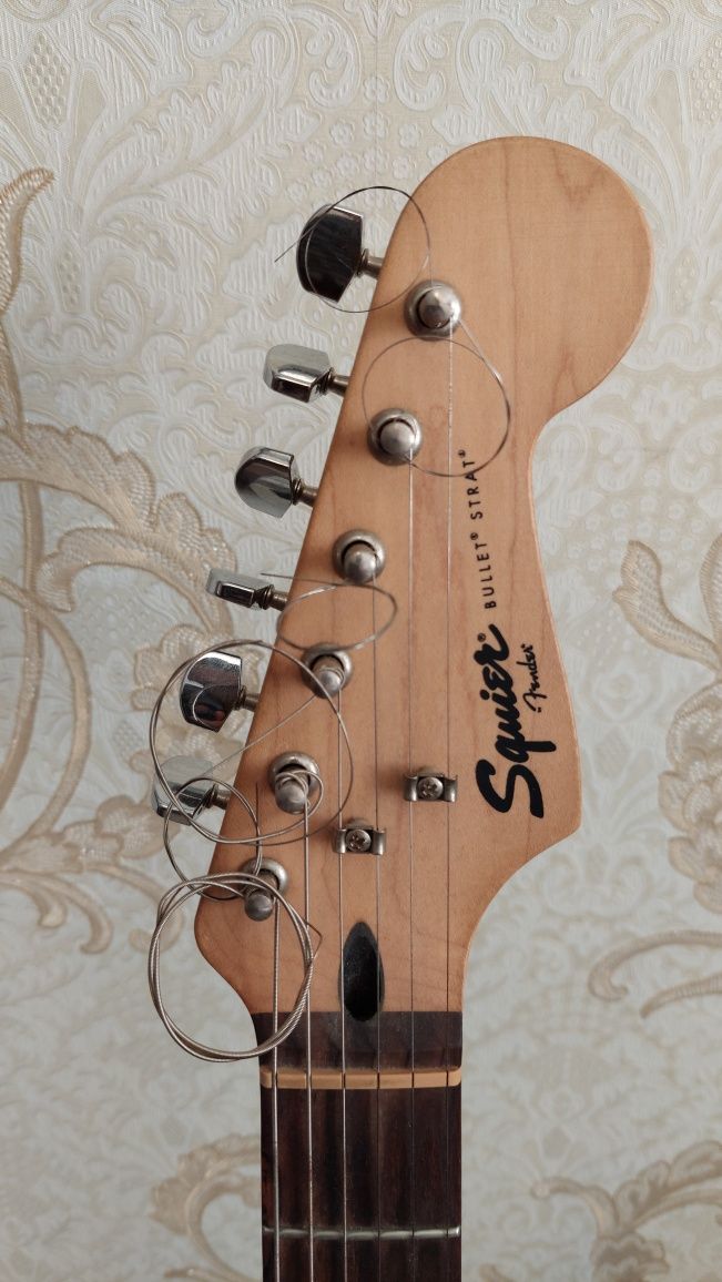 Гітара "SQUIER BULLET Strat Fender"