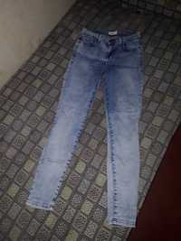 Продам голубые джинсы+ джинсовая юбка в подарок