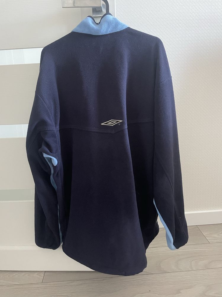 Стильна чоловіча кофта  UMBRO England.