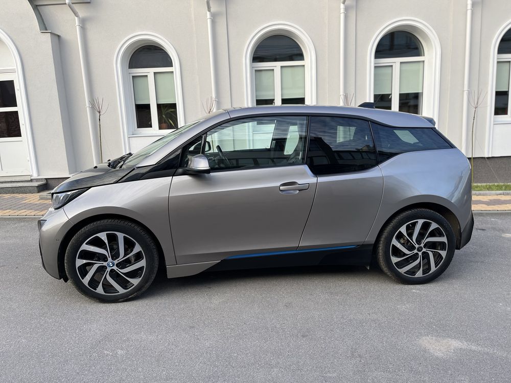 Продам електромобіль BMW i3 в самій максимальній комплектації!