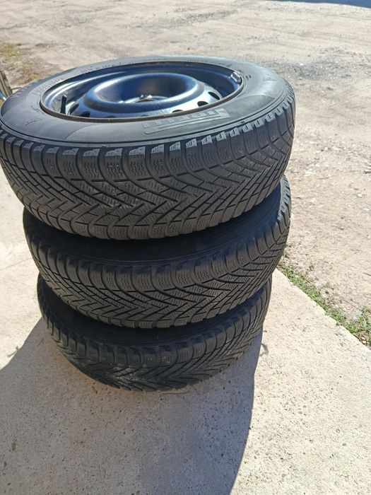 Продам зимню резину Pirelli