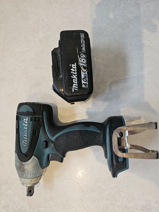 Klucz udarowy Makita 18V bateria