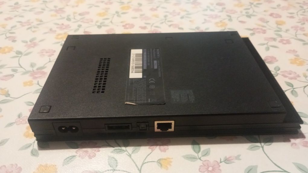 PlayStation 2 Slim usado em bom estado + Acessórios e cabos
