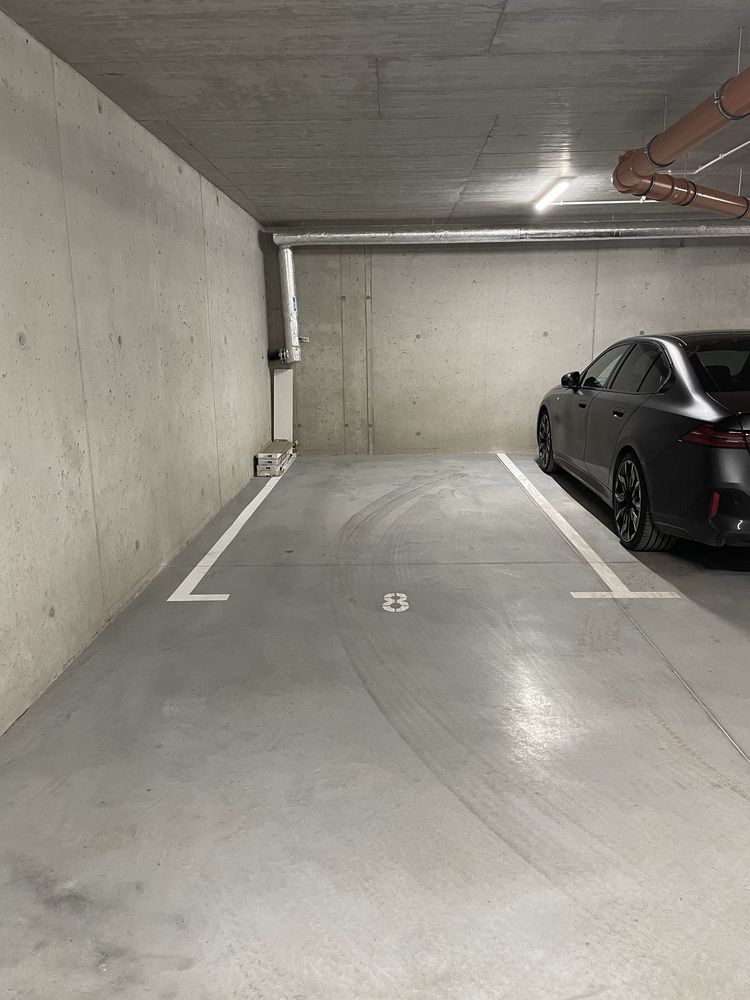 Do wynajęcia miejsce postojowe 11 Listopada 43