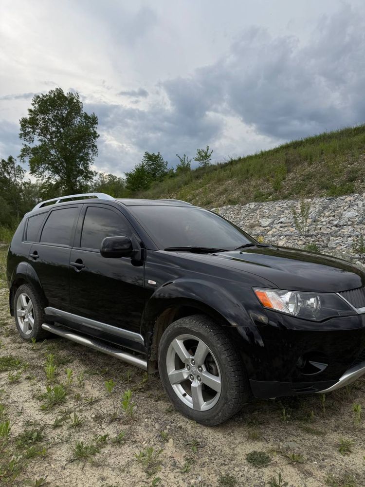 Mitsubishi outlander XL