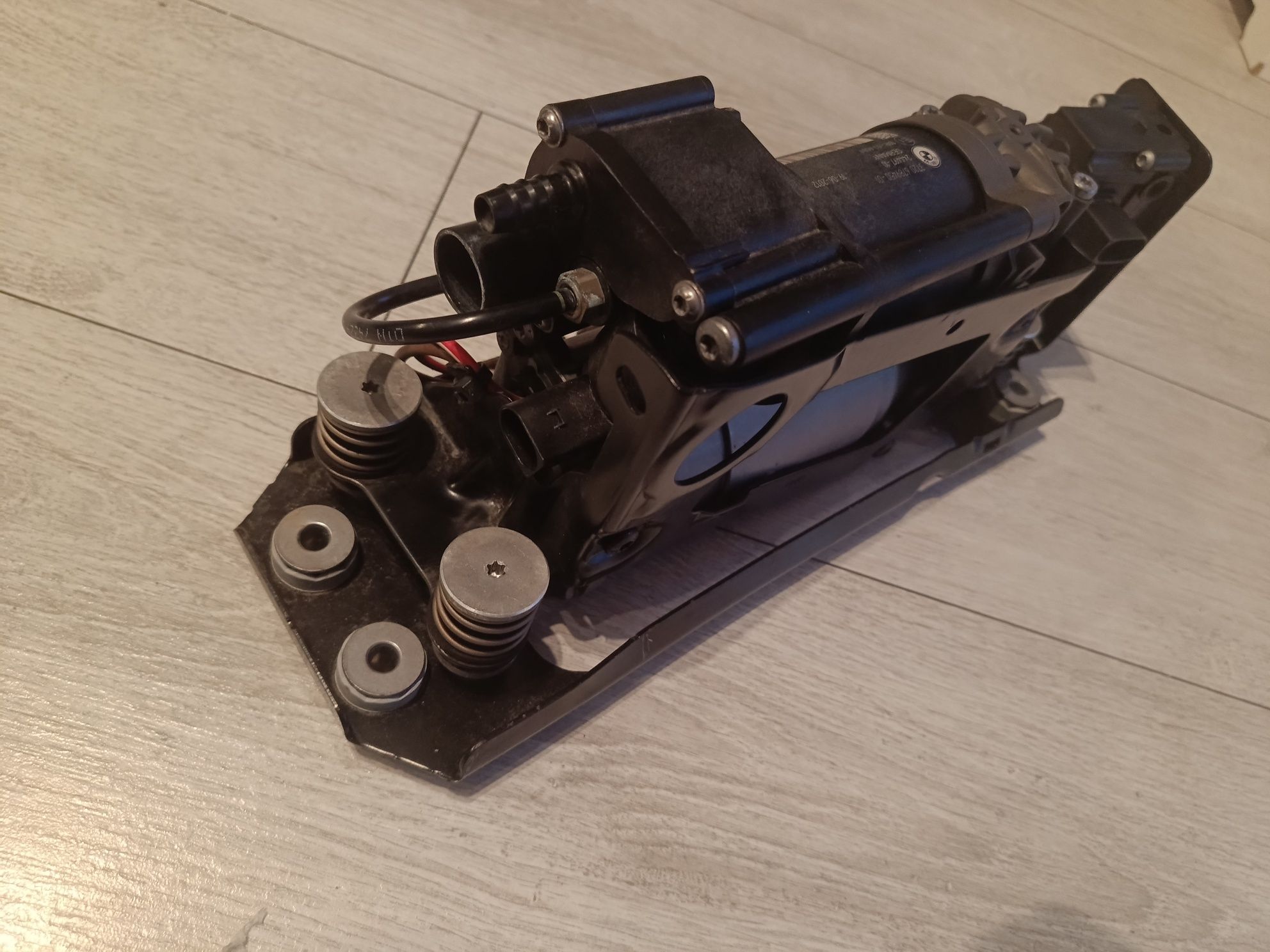 Pompa zawieszenia BMW F11 wabco 244497