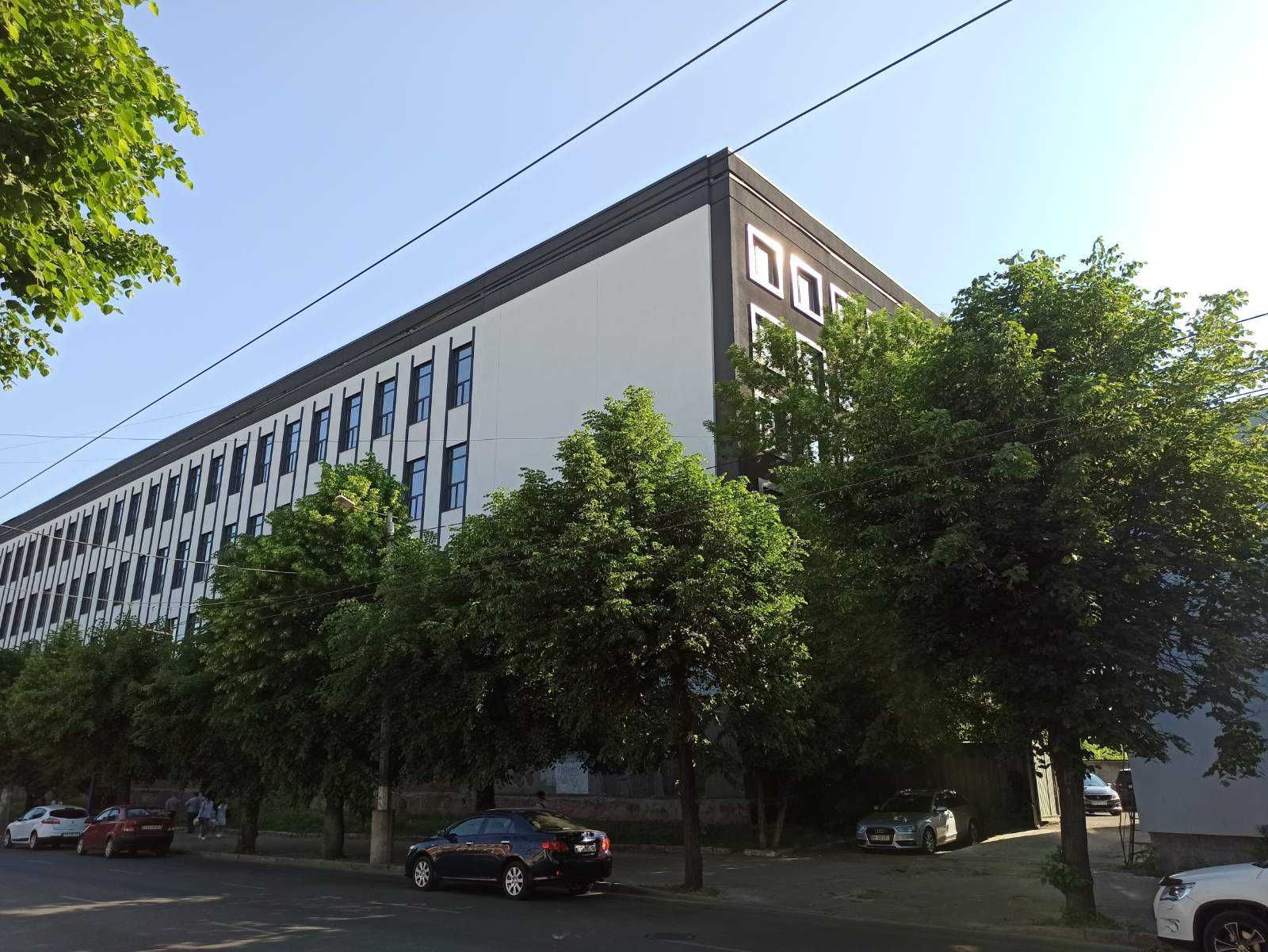 Продаж офісного приміщення,   4- 5-й поверх в  сучасному бізнес центрі
