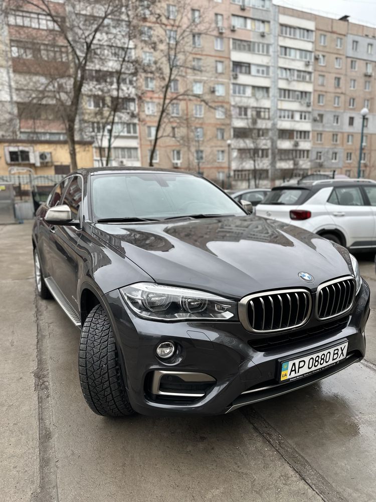 Автомобіль BMW X6