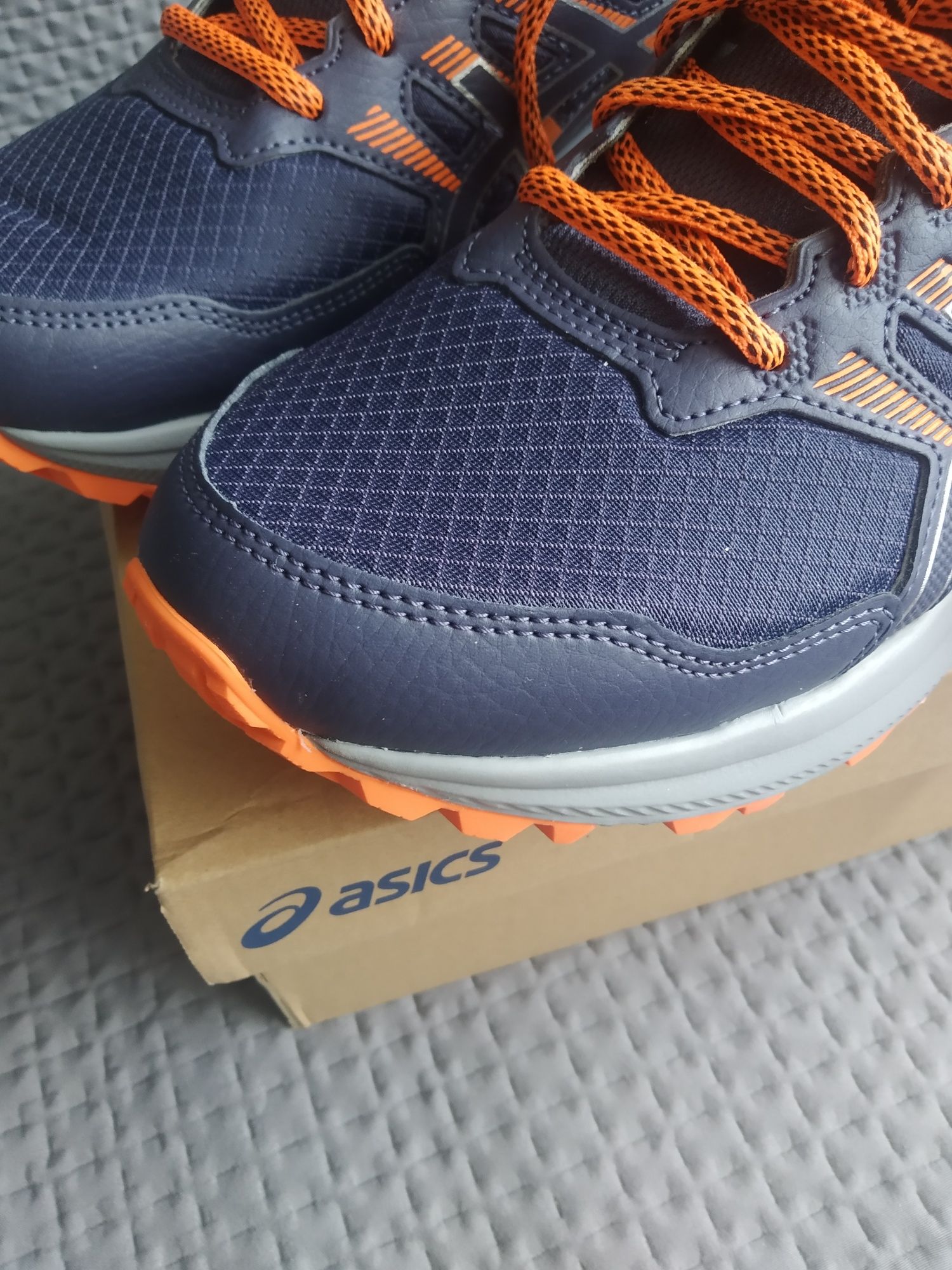 Кросівки asics trail scout 2. Якість та довговічність!