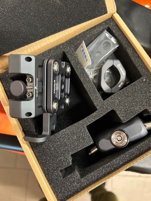 Крепление смартфона из алюминия демпфером вибрации. Новое.