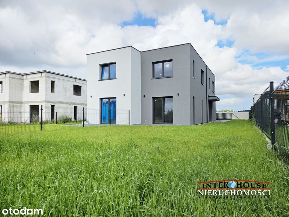 Nowy ekologiczny dom w stanie deweloperskim