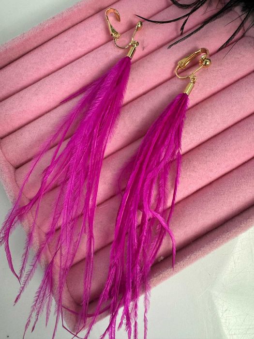 Klipsy do uszu długie pióra w kolorze fuksji zwiewne c39
