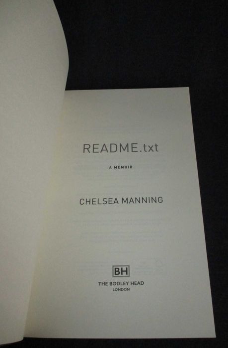 Livro Readme.Txt A Memoir de Chelsea Manning