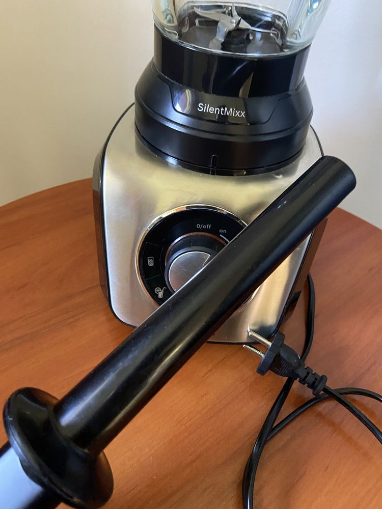 Blender kielichowy Bosch o mocy 800 W MMB65G5M