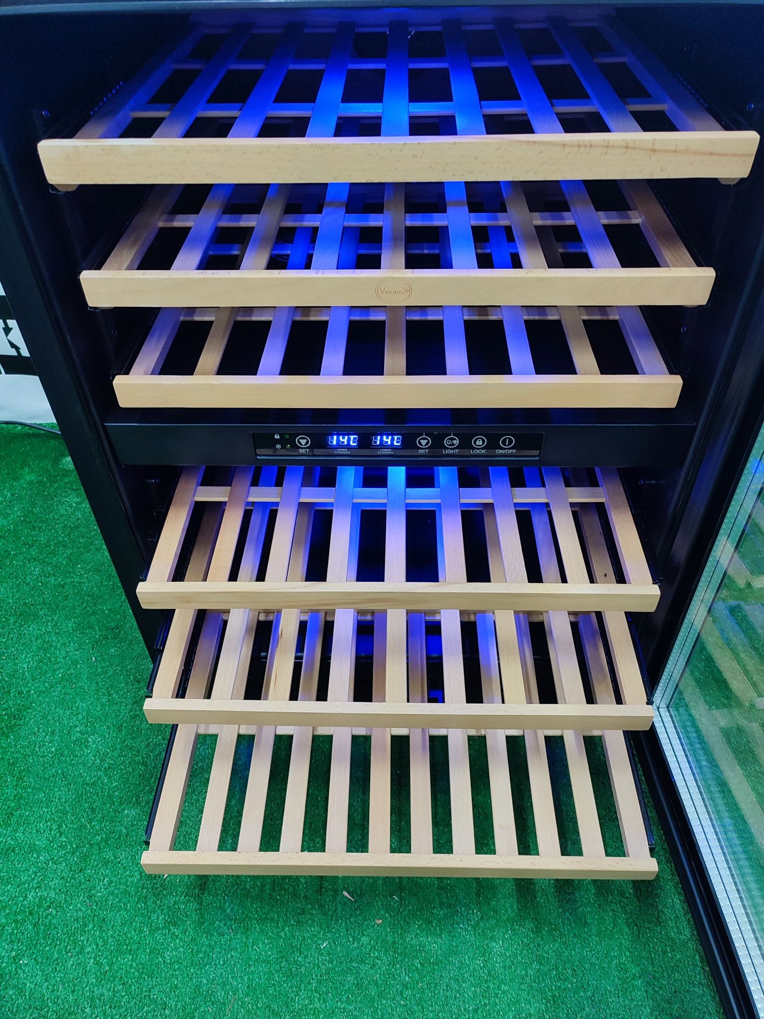 Холодильник для вина Vinobox 50 GC2T