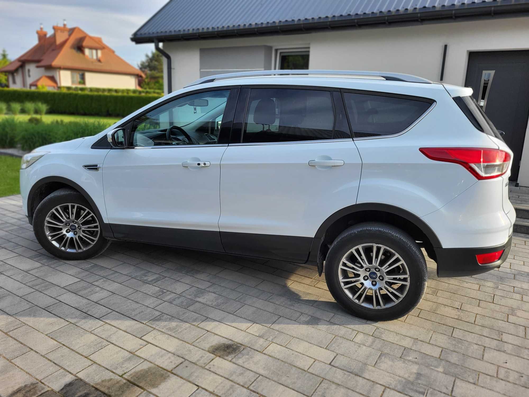 Ford Kuga mały przebieg