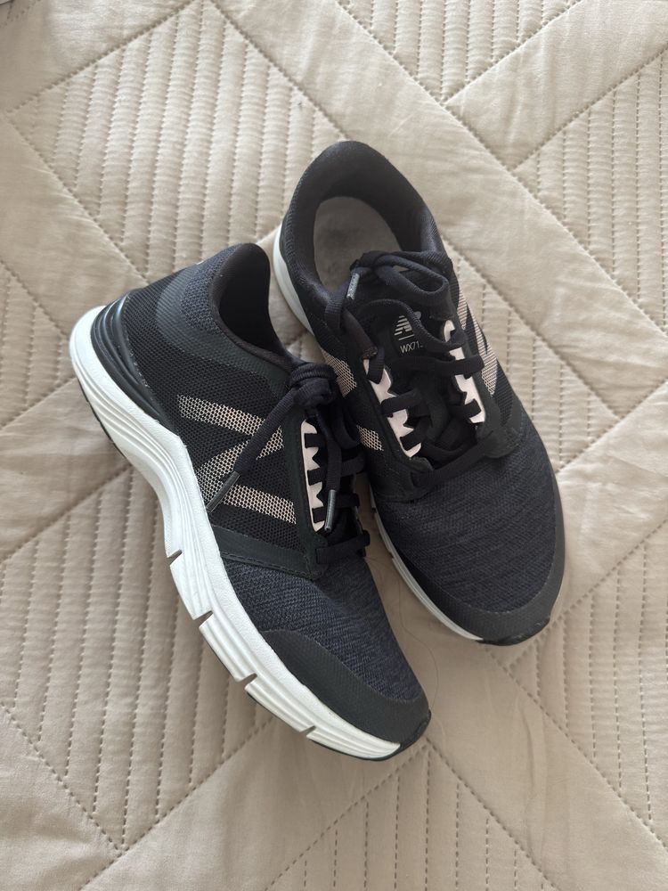 New balance кросівки