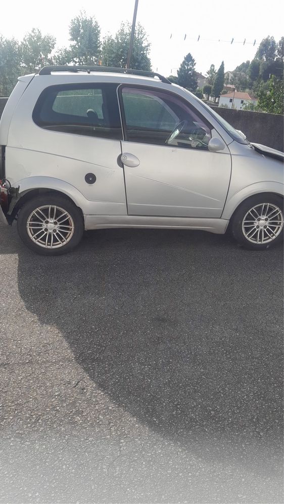 Carro sem carta X Too para peças ou para reparar