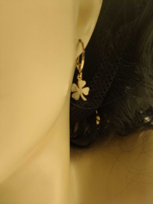 Złote kolczyki yes koniczynki koniczyny stal chirurgiczna wiszące