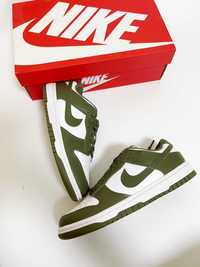 Nike Dunk Low "Medium Olive" 37.5