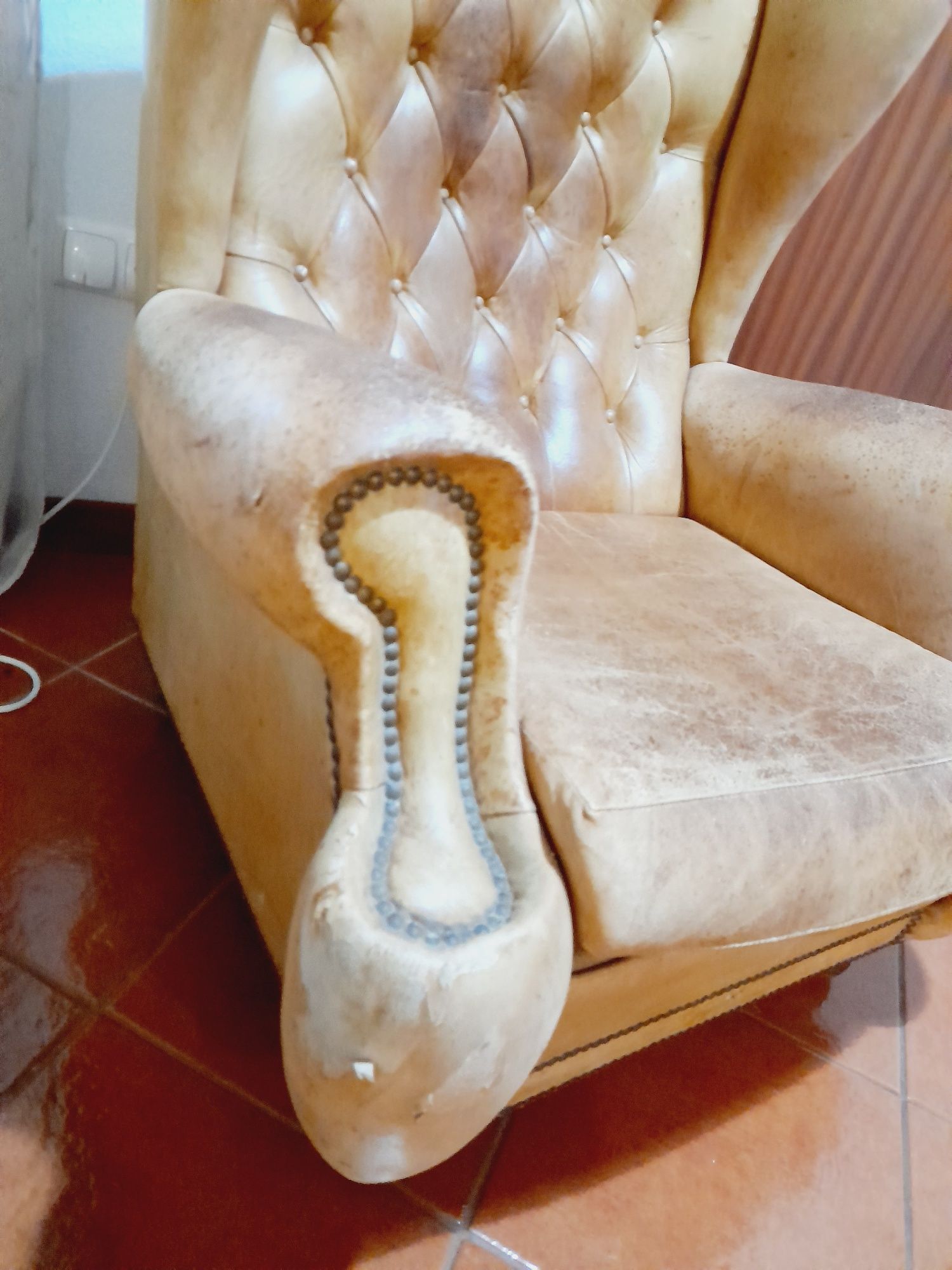 Conjunto de 2 cadeirões / poltronas Chesterfield.