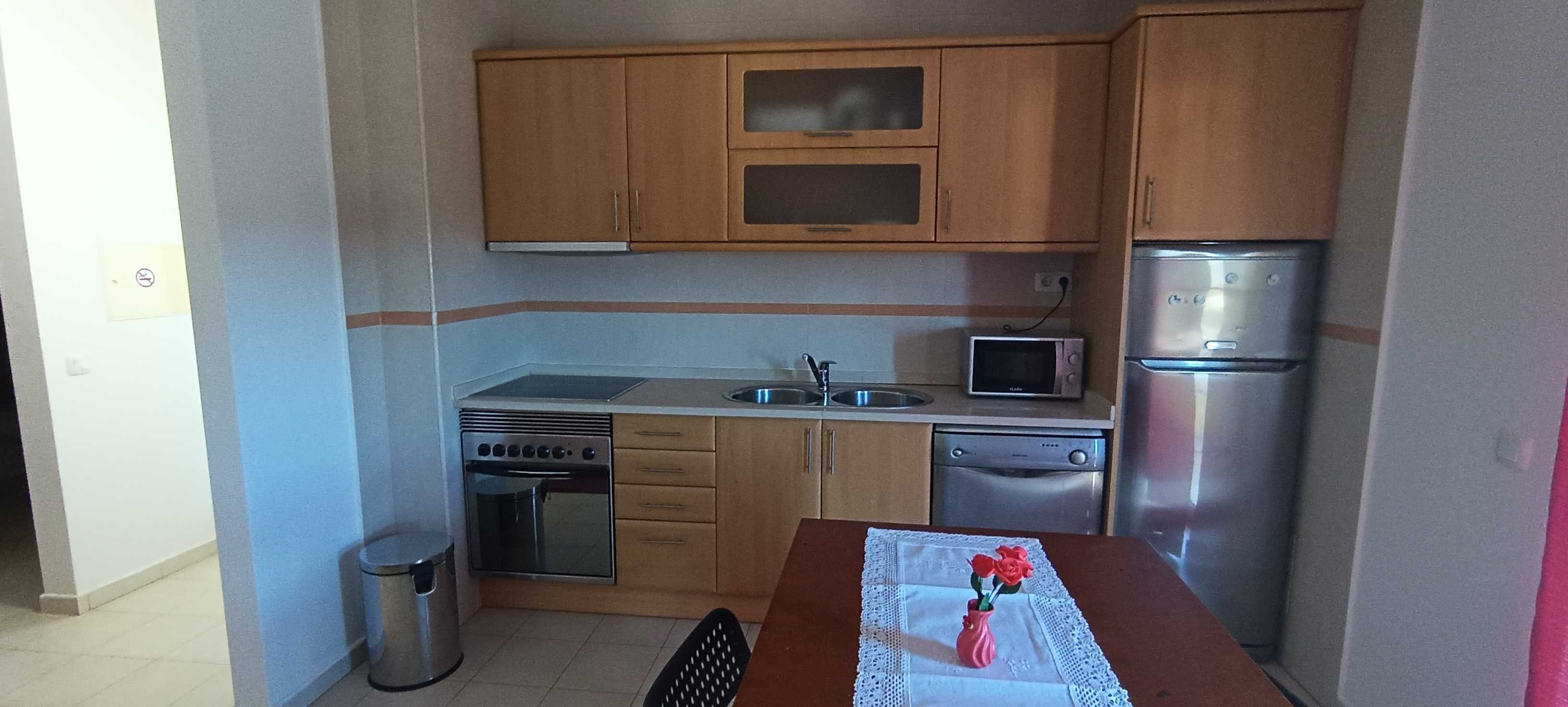 Apartamento Teresinha Alvor com piscina.