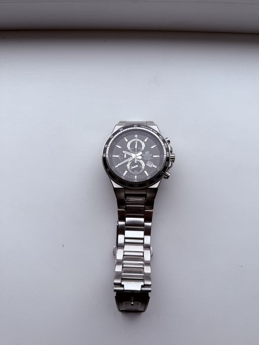 Продам часы касио эдифайс