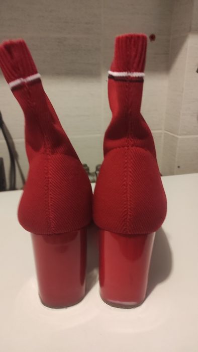 Buty firmy Stradivarius rozm 39