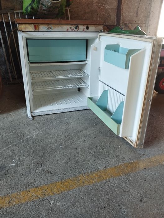 Lodówka  na 12wolt i 220w kemping naprawa