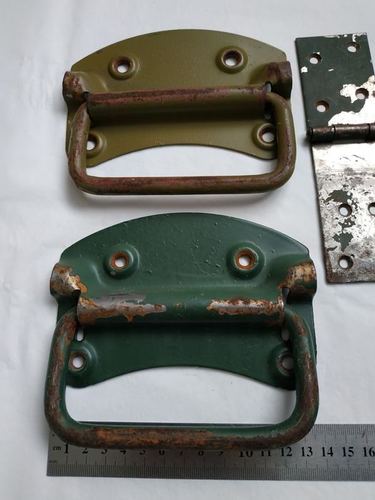 Защёлки, петли для  ящиков , і тп.