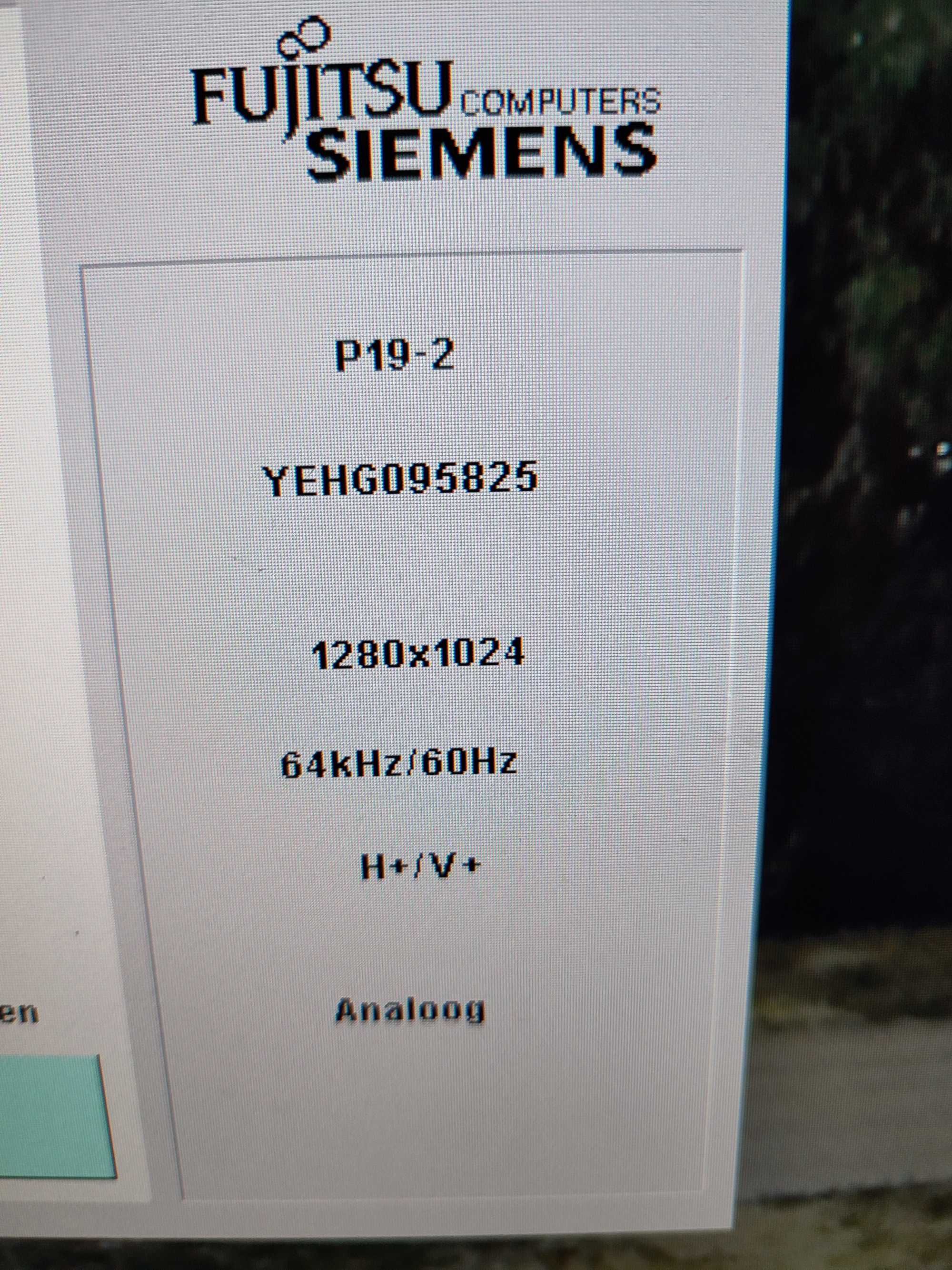 Монитор Fudjitsu SIEMENS