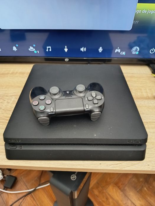 PS4 slim 1TB usado