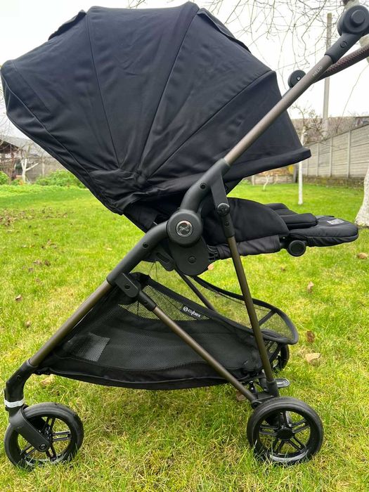 Продаю візочок Cybex Melio Magic Black (з бампером)