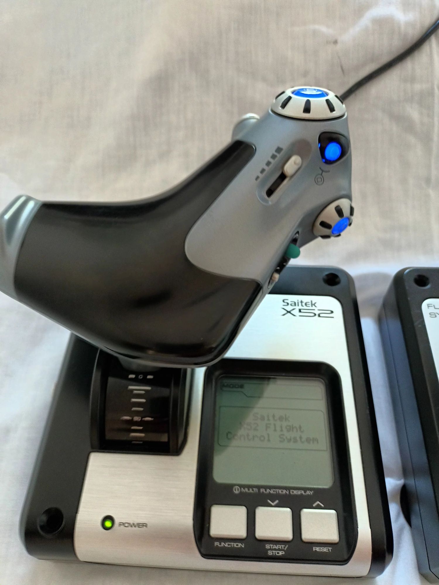 Sistema de controlo de vôo Saitek X52