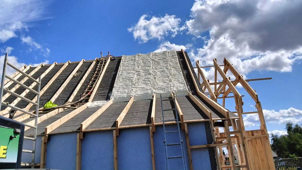 Ocieplanie Pianą Izolacje Natryskowe Pianką PUR Ocieplanie poddasza