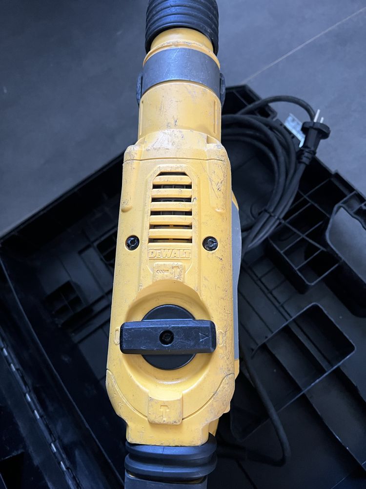 перфоратор  SDS-MAX Dewalt D25614