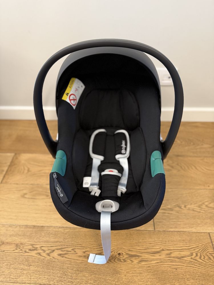 Fotelik samochodowy Cybex Aton B2 i-Size (0–13 kg) – bez bazy