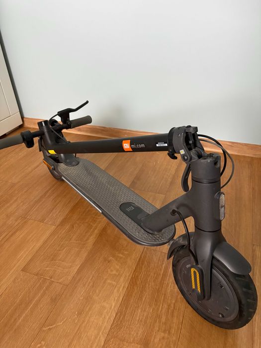 Hulajnoga Elektryczna Xiaomi Mi Electric Scooter Essential