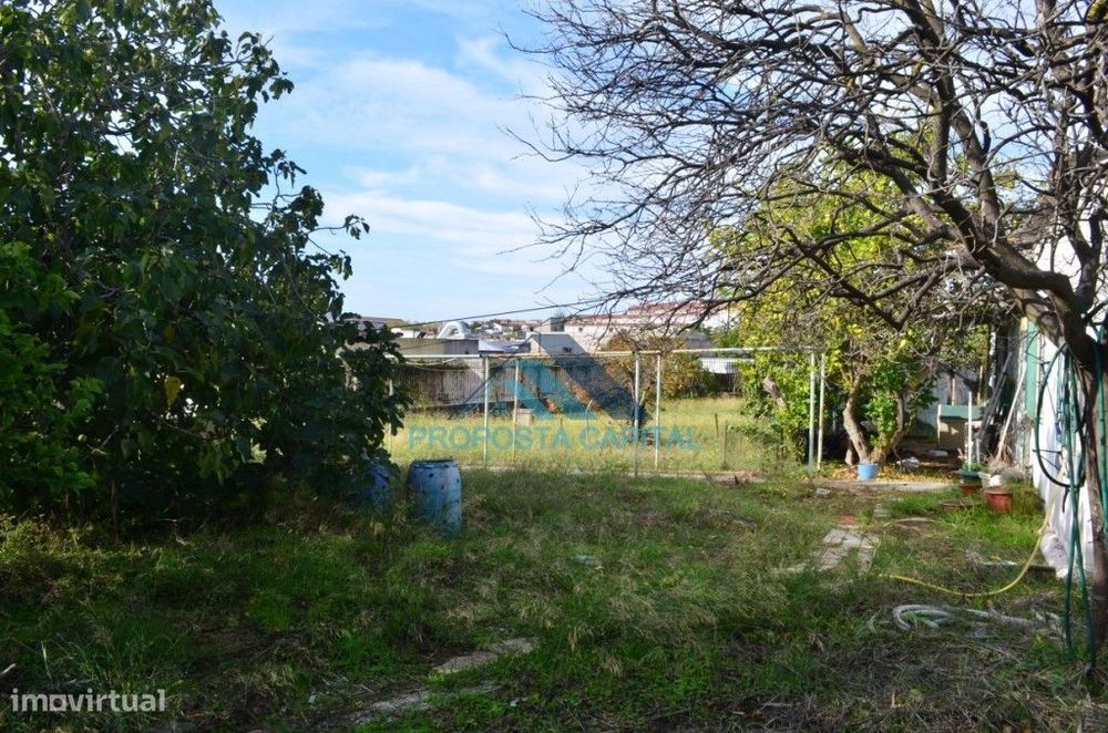 Terreno rústico com possibilidade de passar a urbano