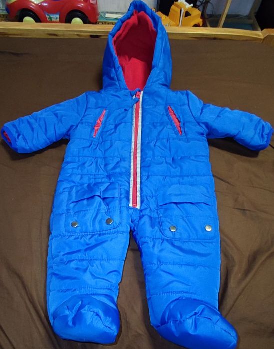 Продам детский зимний комбинезон 3-6 мес.