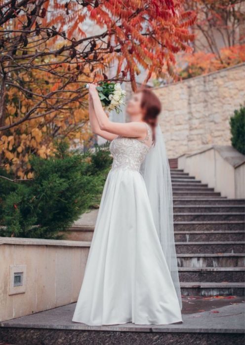 Весільна сукня S-M